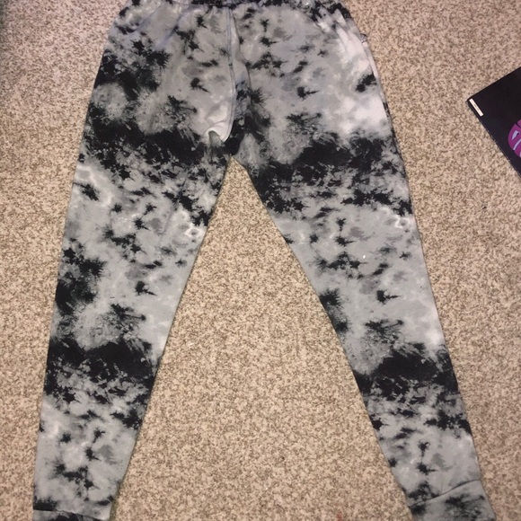 affordable trendy jeans and pants! - Picture 8 of 10